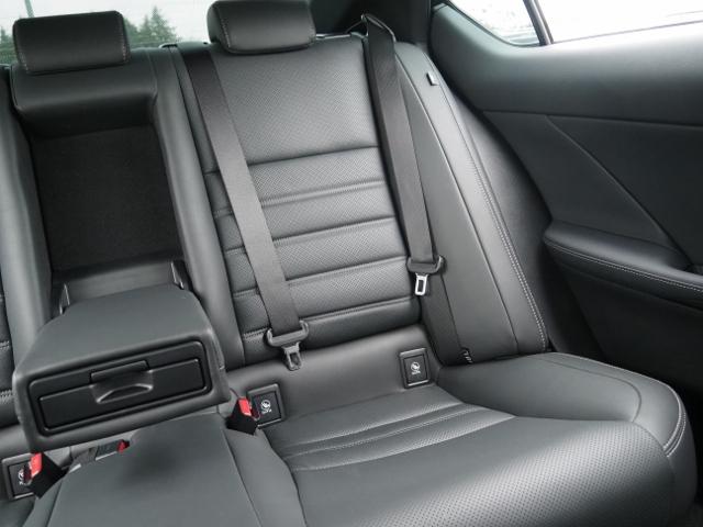 IS IS300h バージョンL 法人ワンオーナー禁煙車 走行5000Km セーフティシステムプラス BSM/PKSB OP・パノラミックビュー 黒革シート リヤオートサンシェード 10.3型ナビ 3連フルLEDヘッドライト ドラレコ(52枚目)