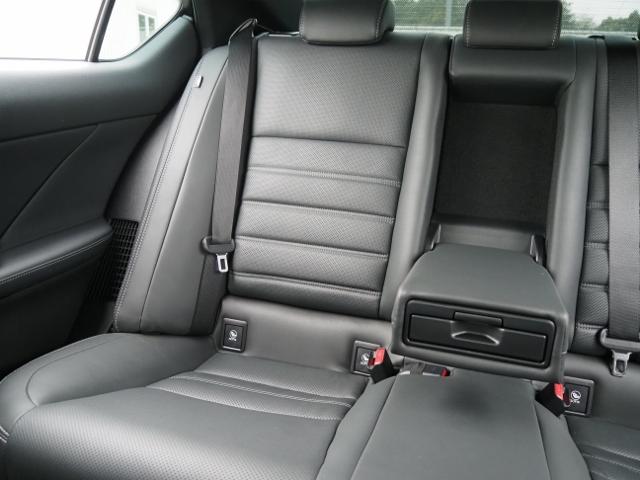 IS IS300h バージョンL 法人ワンオーナー禁煙車 走行5000Km セーフティシステムプラス BSM/PKSB OP・パノラミックビュー 黒革シート リヤオートサンシェード 10.3型ナビ 3連フルLEDヘッドライト ドラレコ(53枚目)