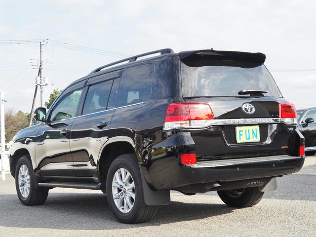 ランドクルーザー ＡＸ　Ｇセレクション　ワンオーナー禁煙車　ＯＰ・Ｔコネクトナビ＆マルチテレインモニター　ＯＰ・ブラックルーフレール　黒革シート　セーフティセンス　ＬＥＤヘッドライト　１００Ｖ／１００Ｗコンセント　ドラレコ前後（6枚目）