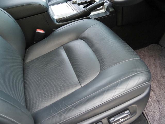 ランドクルーザー ＡＸ　Ｇセレクション　ワンオーナー禁煙車　ＯＰ・Ｔコネクトナビ＆マルチテレインモニター　ＯＰ・ブラックルーフレール　黒革シート　セーフティセンス　ＬＥＤヘッドライト　１００Ｖ／１００Ｗコンセント　ドラレコ前後（22枚目）