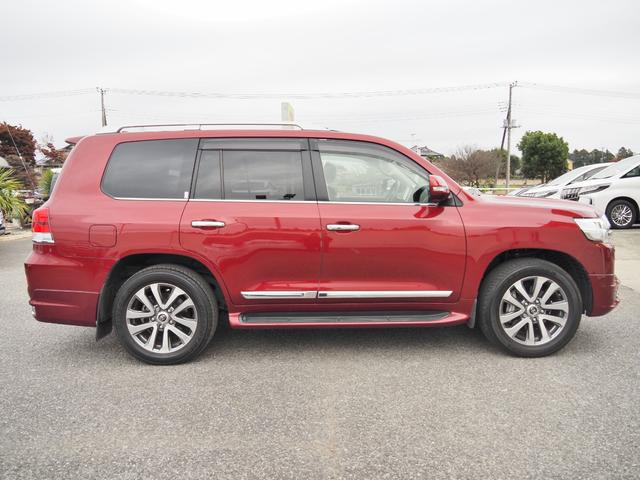 ランドクルーザー ＺＸ　ＯＰ・モデリスタエアロ　ＯＰ・Ｔコネクトナビ＆マルチテレインモニター　ＯＰ・リヤエンタメ　ＯＰ・パワーバックドア　ＯＰ・置クダケ充電　ＯＰ・ルーフレール　サンルーフ　セーフティセンス　ＢＳＭ　黒革（9枚目）