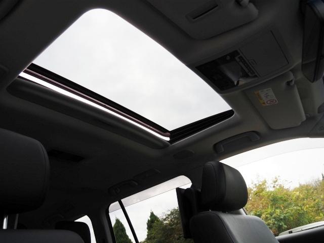 ランドクルーザー ＺＸ　ＯＰ・モデリスタエアロ　ＯＰ・Ｔコネクトナビ＆マルチテレインモニター　ＯＰ・リヤエンタメ　ＯＰ・パワーバックドア　ＯＰ・置クダケ充電　ＯＰ・ルーフレール　サンルーフ　セーフティセンス　ＢＳＭ　黒革（23枚目）