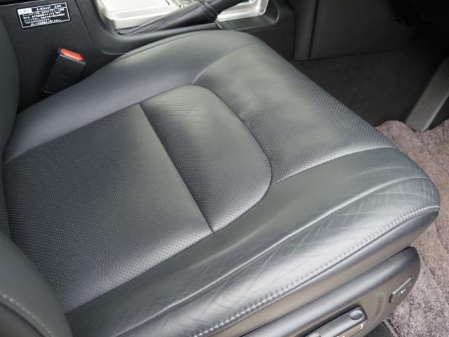 ランドクルーザー ＺＸ　ＯＰ・モデリスタエアロ　ＯＰ・Ｔコネクトナビ＆マルチテレインモニター　ＯＰ・リヤエンタメ　ＯＰ・パワーバックドア　ＯＰ・置クダケ充電　ＯＰ・ルーフレール　サンルーフ　セーフティセンス　ＢＳＭ　黒革（26枚目）