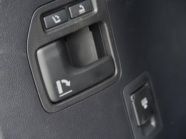 ランドクルーザー ＺＸ　ＯＰ・モデリスタエアロ　ＯＰ・Ｔコネクトナビ＆マルチテレインモニター　ＯＰ・リヤエンタメ　ＯＰ・パワーバックドア　ＯＰ・置クダケ充電　ＯＰ・ルーフレール　サンルーフ　セーフティセンス　ＢＳＭ　黒革（41枚目）