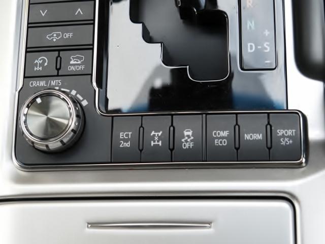 ランドクルーザー ＺＸ　ＯＰ・モデリスタエアロ　ＯＰ・Ｔコネクトナビ＆マルチテレインモニター　ＯＰ・リヤエンタメ　ＯＰ・パワーバックドア　ＯＰ・置クダケ充電　ＯＰ・ルーフレール　サンルーフ　セーフティセンス　ＢＳＭ　黒革（57枚目）