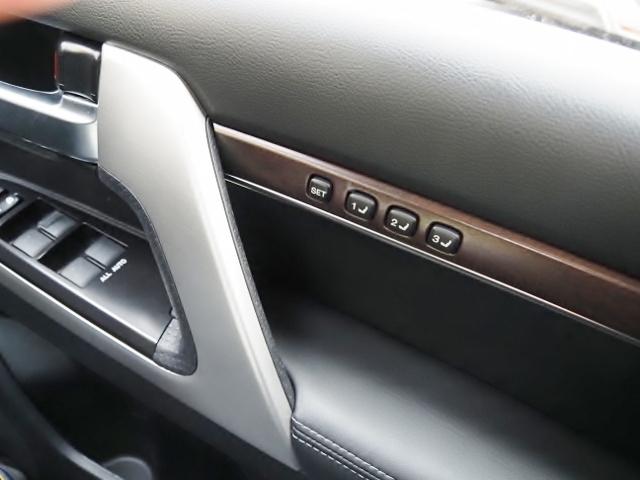 ランドクルーザー ＺＸ　ＯＰ・モデリスタエアロ　ＯＰ・Ｔコネクトナビ＆マルチテレインモニター　ＯＰ・リヤエンタメ　ＯＰ・パワーバックドア　ＯＰ・置クダケ充電　ＯＰ・ルーフレール　サンルーフ　セーフティセンス　ＢＳＭ　黒革（62枚目）