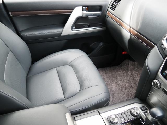 ランドクルーザー ＺＸ　ＯＰ・モデリスタエアロ　ＯＰ・Ｔコネクトナビ＆マルチテレインモニター　ＯＰ・リヤエンタメ　ＯＰ・パワーバックドア　ＯＰ・置クダケ充電　ＯＰ・ルーフレール　サンルーフ　セーフティセンス　ＢＳＭ　黒革（72枚目）