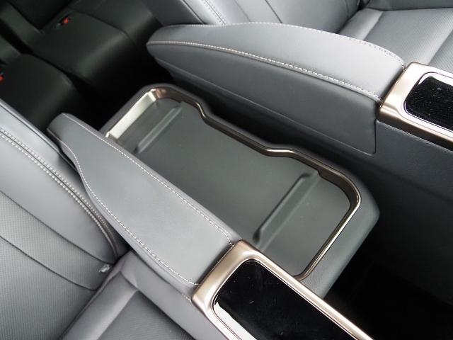 アルファードハイブリッド Ｚ　ＯＰ・左右独立ムーンルーフ　ＯＰ・モデリスタエアロ　ＯＰ・ユニバ－サルステップ　ＯＰ・トヨタチームメイト　ＯＰ・ＨＵＤ　ＯＰ・Ｄインナーミラー　セーフティセンス　全周囲　黒合皮シート（36枚目）