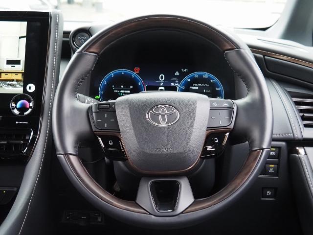 アルファードハイブリッド Ｚ　ＯＰ・左右独立ムーンルーフ　ＯＰ・モデリスタエアロ　ＯＰ・ユニバ－サルステップ　ＯＰ・トヨタチームメイト　ＯＰ・ＨＵＤ　ＯＰ・Ｄインナーミラー　セーフティセンス　全周囲　黒合皮シート（42枚目）