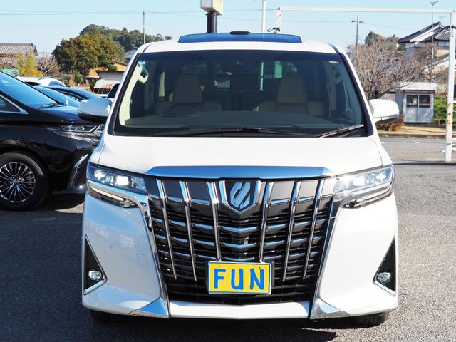 アルファード ３．５エグゼクティブラウンジ　４ＷＤ　法人１オーナー禁煙車　ＯＰ・ツインサンルーフ　セーフティセンス　ＢＳＭ／ＲＣＴＡ／ＩＣＳ　両自動　Ｐバックドア　ＪＢＬメーカーナビ＆リヤエンタメ＆全周囲＆ＩＰＡ２＆Ｄインナーミラー　べージュ革（2枚目）