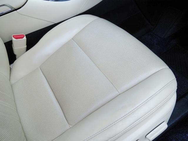 アルファード ３．５エグゼクティブラウンジ　４ＷＤ　法人１オーナー禁煙車　ＯＰ・ツインサンルーフ　セーフティセンス　ＢＳＭ／ＲＣＴＡ／ＩＣＳ　両自動　Ｐバックドア　ＪＢＬメーカーナビ＆リヤエンタメ＆全周囲＆ＩＰＡ２＆Ｄインナーミラー　べージュ革（22枚目）