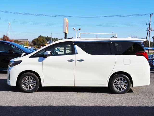 アルファードハイブリッド Ｇ　Ｆパッケージ　ＯＰ・電動サイドステップ　ＯＰ・２ＳＲ　ＯＰ・ＢＳＭ／Ｄインナーミラー　ディスプレイオーディオ　ＯＰ・ナビ　ＯＰ・ＴＶ　ＯＰ・ＣＤ／ＤＶＤ　セーフティセンス　両自動　Ｐバックドア　フラクセン合皮シート（8枚目）