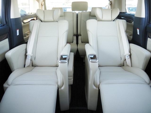 アルファードハイブリッド Ｇ　Ｆパッケージ　ＯＰ・電動サイドステップ　ＯＰ・２ＳＲ　ＯＰ・ＢＳＭ／Ｄインナーミラー　ディスプレイオーディオ　ＯＰ・ナビ　ＯＰ・ＴＶ　ＯＰ・ＣＤ／ＤＶＤ　セーフティセンス　両自動　Ｐバックドア　フラクセン合皮シート（26枚目）