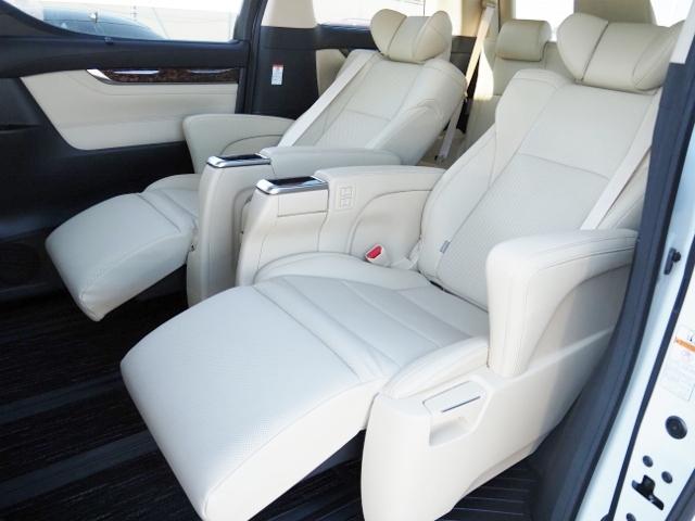 アルファードハイブリッド Ｇ　Ｆパッケージ　ＯＰ・電動サイドステップ　ＯＰ・２ＳＲ　ＯＰ・ＢＳＭ／Ｄインナーミラー　ディスプレイオーディオ　ＯＰ・ナビ　ＯＰ・ＴＶ　ＯＰ・ＣＤ／ＤＶＤ　セーフティセンス　両自動　Ｐバックドア　フラクセン合皮シート（28枚目）