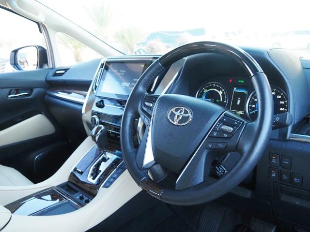 アルファードハイブリッド Ｇ　Ｆパッケージ　ＯＰ・電動サイドステップ　ＯＰ・２ＳＲ　ＯＰ・ＢＳＭ／Ｄインナーミラー　ディスプレイオーディオ　ＯＰ・ナビ　ＯＰ・ＴＶ　ＯＰ・ＣＤ／ＤＶＤ　セーフティセンス　両自動　Ｐバックドア　フラクセン合皮シート（57枚目）