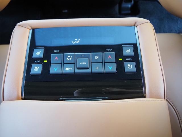 ＬＸ ＬＸ５７０ブラックシークエンス　特別仕様車　１オーナー禁煙車　ＯＰ・モデリスタエアロ＆マフラー　ＯＰ・２１ＡＷ　ＳＲ　セーフティシステムプラス　ＢＳＭ／ＲＣＴＡ　ＨＵＤ　クールＢＯＸ　Ｐバックドア　本革シート　１２．３型ナビ　全周囲（30枚目）