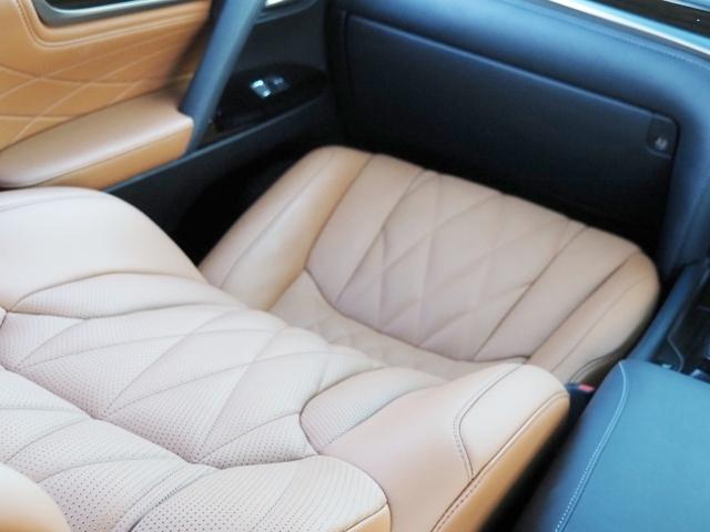 ＬＸ ＬＸ５７０ブラックシークエンス　特別仕様車　１オーナー禁煙車　ＯＰ・モデリスタエアロ＆マフラー　ＯＰ・２１ＡＷ　ＳＲ　セーフティシステムプラス　ＢＳＭ／ＲＣＴＡ　ＨＵＤ　クールＢＯＸ　Ｐバックドア　本革シート　１２．３型ナビ　全周囲（64枚目）