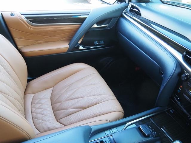 ＬＸ ＬＸ５７０ブラックシークエンス　特別仕様車　１オーナー禁煙車　ＯＰ・モデリスタエアロ＆マフラー　ＯＰ・２１ＡＷ　ＳＲ　セーフティシステムプラス　ＢＳＭ／ＲＣＴＡ　ＨＵＤ　クールＢＯＸ　Ｐバックドア　本革シート　１２．３型ナビ　全周囲（68枚目）