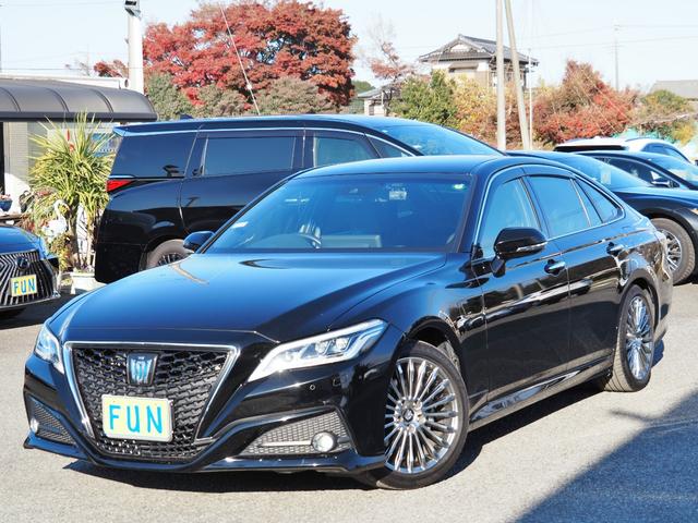 クラウンハイブリッド Ｇ　法人ワンオーナー禁煙車　走行２万Ｋｍ　ＯＰ・リヤコンフォートＰＫＧ　ＯＰ・セーフティＰＫＧプラス　ＯＰ・１５００Ｗ　セーフティセンス　ＢＳＭ　ＨＵＤ　黒革　１２．３型ナビ　３眼ＬＥＤ／シーケンシャル（4枚目）