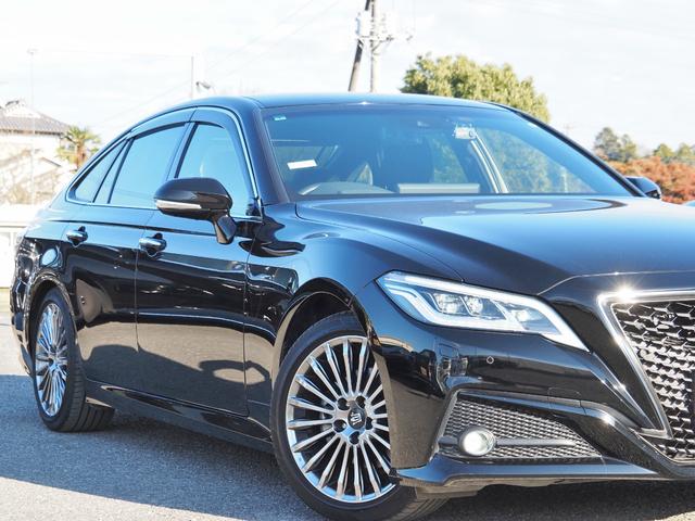 クラウンハイブリッド Ｇ　法人ワンオーナー禁煙車　走行２万Ｋｍ　ＯＰ・リヤコンフォートＰＫＧ　ＯＰ・セーフティＰＫＧプラス　ＯＰ・１５００Ｗ　セーフティセンス　ＢＳＭ　ＨＵＤ　黒革　１２．３型ナビ　３眼ＬＥＤ／シーケンシャル（8枚目）