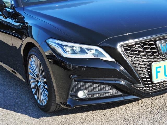 クラウンハイブリッド Ｇ　法人ワンオーナー禁煙車　走行２万Ｋｍ　ＯＰ・リヤコンフォートＰＫＧ　ＯＰ・セーフティＰＫＧプラス　ＯＰ・１５００Ｗ　セーフティセンス　ＢＳＭ　ＨＵＤ　黒革　１２．３型ナビ　３眼ＬＥＤ／シーケンシャル（12枚目）