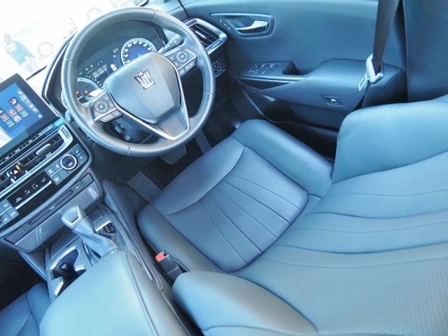 クラウンハイブリッド Ｇ　法人ワンオーナー禁煙車　走行２万Ｋｍ　ＯＰ・リヤコンフォートＰＫＧ　ＯＰ・セーフティＰＫＧプラス　ＯＰ・１５００Ｗ　セーフティセンス　ＢＳＭ　ＨＵＤ　黒革　１２．３型ナビ　３眼ＬＥＤ／シーケンシャル（54枚目）