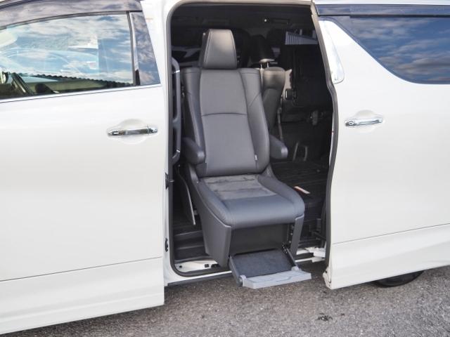 アルファードハイブリッド ＳＲ　福祉車両サイドリフトアップチルトシート　ＯＰ・ＴＲＤエアロ＆マフラー　ＯＰ・ＪＢＬメーカーナビ＆リヤエンタメ＆全周囲＆ＩＰＡ２＆ＢＳＭ＆Ｄインナーミラー　セーフティセンス　両自動　黒合皮シート（25枚目）
