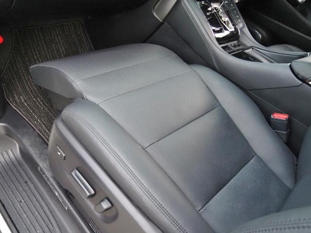 アルファードハイブリッド ＳＲ　福祉車両サイドリフトアップチルトシート　ＯＰ・ＴＲＤエアロ＆マフラー　ＯＰ・ＪＢＬメーカーナビ＆リヤエンタメ＆全周囲＆ＩＰＡ２＆ＢＳＭ＆Ｄインナーミラー　セーフティセンス　両自動　黒合皮シート（31枚目）