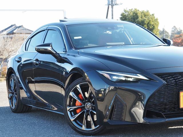 ＩＳ ＩＳ３００ｈ　Ｆスポーツ　ＯＰ・ＳＲ　ＯＰ・３連フルＬＥＤライト　ＯＰ・赤革　ＯＰ・全周囲　ＯＰ・キャリパー　ＯＰ・１９ＡＷ　ＯＰ・ＴＲＤリヤディフューザー＆マフラ－　セーフティシステムプラス　ＢＳＭ／ＰＫＳＢ　１０．３型ナビ（10枚目）