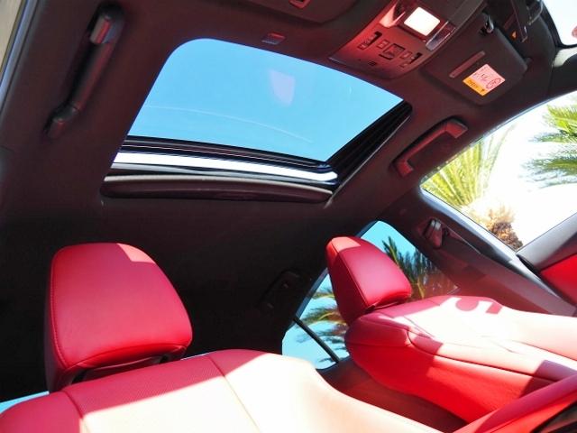 ＩＳ ＩＳ３００ｈ　Ｆスポーツ　ＯＰ・ＳＲ　ＯＰ・３連フルＬＥＤライト　ＯＰ・赤革　ＯＰ・全周囲　ＯＰ・キャリパー　ＯＰ・１９ＡＷ　ＯＰ・ＴＲＤリヤディフューザー＆マフラ－　セーフティシステムプラス　ＢＳＭ／ＰＫＳＢ　１０．３型ナビ（21枚目）