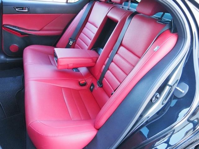 ＩＳ ＩＳ３００ｈ　Ｆスポーツ　ＯＰ・ＳＲ　ＯＰ・３連フルＬＥＤライト　ＯＰ・赤革　ＯＰ・全周囲　ＯＰ・キャリパー　ＯＰ・１９ＡＷ　ＯＰ・ＴＲＤリヤディフューザー＆マフラ－　セーフティシステムプラス　ＢＳＭ／ＰＫＳＢ　１０．３型ナビ（29枚目）