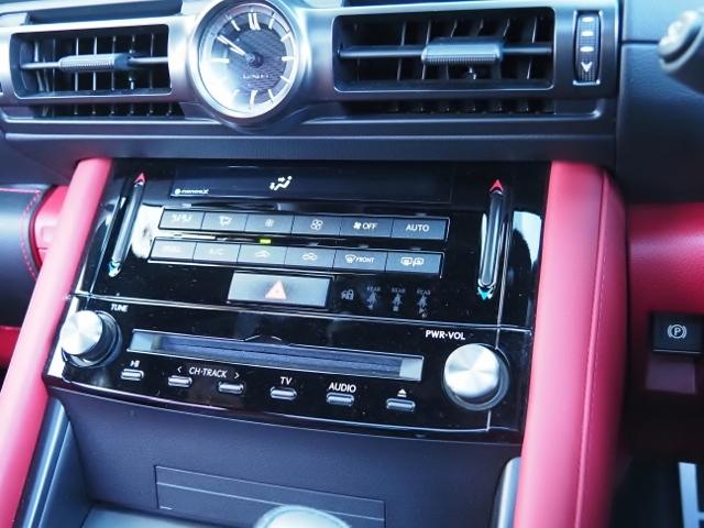 ＩＳ ＩＳ３００ｈ　Ｆスポーツ　ＯＰ・ＳＲ　ＯＰ・３連フルＬＥＤライト　ＯＰ・赤革　ＯＰ・全周囲　ＯＰ・キャリパー　ＯＰ・１９ＡＷ　ＯＰ・ＴＲＤリヤディフューザー＆マフラ－　セーフティシステムプラス　ＢＳＭ／ＰＫＳＢ　１０．３型ナビ（42枚目）