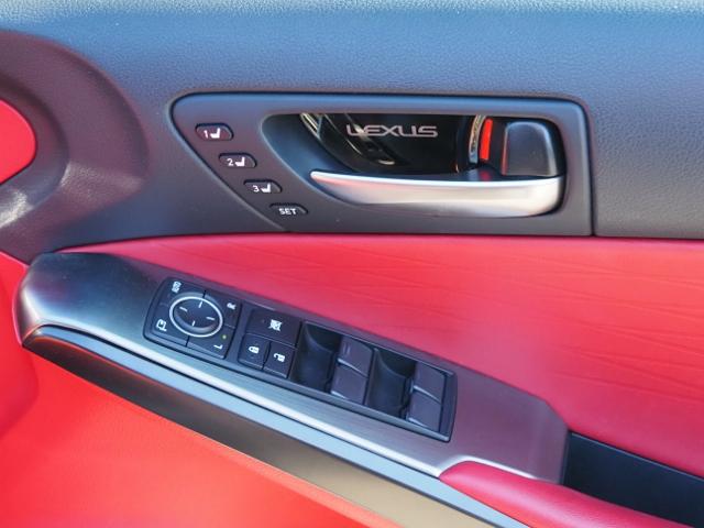 ＩＳ ＩＳ３００ｈ　Ｆスポーツ　ＯＰ・ＳＲ　ＯＰ・３連フルＬＥＤライト　ＯＰ・赤革　ＯＰ・全周囲　ＯＰ・キャリパー　ＯＰ・１９ＡＷ　ＯＰ・ＴＲＤリヤディフューザー＆マフラ－　セーフティシステムプラス　ＢＳＭ／ＰＫＳＢ　１０．３型ナビ（46枚目）