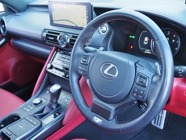 ＩＳ ＩＳ３００ｈ　Ｆスポーツ　ＯＰ・ＳＲ　ＯＰ・３連フルＬＥＤライト　ＯＰ・赤革　ＯＰ・全周囲　ＯＰ・キャリパー　ＯＰ・１９ＡＷ　ＯＰ・ＴＲＤリヤディフューザー＆マフラ－　セーフティシステムプラス　ＢＳＭ／ＰＫＳＢ　１０．３型ナビ（51枚目）