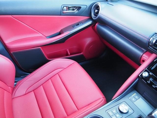 ＩＳ ＩＳ３００ｈ　Ｆスポーツ　ＯＰ・ＳＲ　ＯＰ・３連フルＬＥＤライト　ＯＰ・赤革　ＯＰ・全周囲　ＯＰ・キャリパー　ＯＰ・１９ＡＷ　ＯＰ・ＴＲＤリヤディフューザー＆マフラ－　セーフティシステムプラス　ＢＳＭ／ＰＫＳＢ　１０．３型ナビ（58枚目）