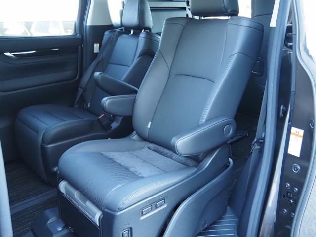 アルファードハイブリッド SR 福祉車両サイドリフトアップチルトシート 走行2.1万Km セーフティセンス 両自動ドア 黒合皮シート 3眼LED/シーケンシャル ディスプレイオーディオ Bカメラ OP・ナビキット OP・CD/DVD(17枚目)