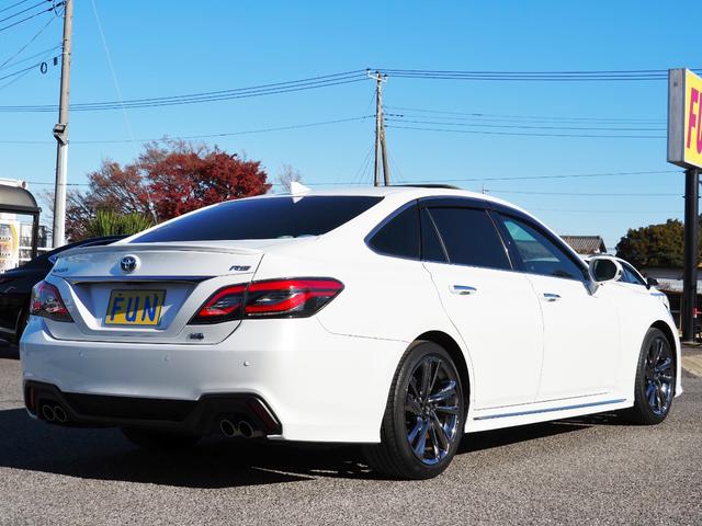 クラウンハイブリッド ＲＳアドバンス　ＯＰ・セーフティＰＫＧプラス（Ｄインナーミラー・全周囲・ＰＫＳＢ／ＲＣＤ）　ＯＰ・サンルーフ　ＯＰ・置クダケ充電　ホワイトレザー　セーフティセンス　ＢＳＭ　ＨＵＤ　１２．３型ナビ　ＯＰ・ドラレコ（5枚目）