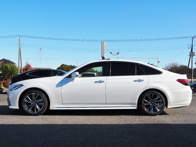 クラウンハイブリッド ＲＳアドバンス　ＯＰ・セーフティＰＫＧプラス（Ｄインナーミラー・全周囲・ＰＫＳＢ／ＲＣＤ）　ＯＰ・サンルーフ　ＯＰ・置クダケ充電　ホワイトレザー　セーフティセンス　ＢＳＭ　ＨＵＤ　１２．３型ナビ　ＯＰ・ドラレコ（8枚目）