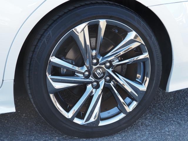 クラウンハイブリッド ＲＳアドバンス　ＯＰ・セーフティＰＫＧプラス（Ｄインナーミラー・全周囲・ＰＫＳＢ／ＲＣＤ）　ＯＰ・サンルーフ　ＯＰ・置クダケ充電　ホワイトレザー　セーフティセンス　ＢＳＭ　ＨＵＤ　１２．３型ナビ　ＯＰ・ドラレコ（18枚目）