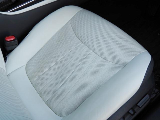 クラウンハイブリッド ＲＳアドバンス　ＯＰ・セーフティＰＫＧプラス（Ｄインナーミラー・全周囲・ＰＫＳＢ／ＲＣＤ）　ＯＰ・サンルーフ　ＯＰ・置クダケ充電　ホワイトレザー　セーフティセンス　ＢＳＭ　ＨＵＤ　１２．３型ナビ　ＯＰ・ドラレコ（23枚目）