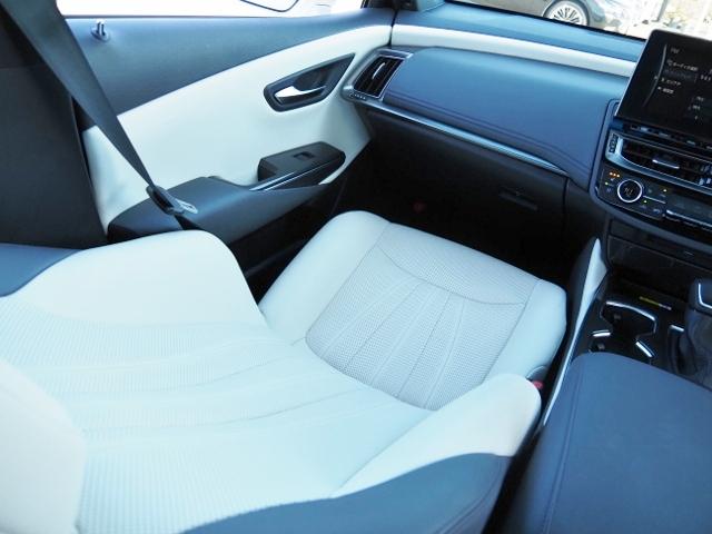 クラウンハイブリッド ＲＳアドバンス　ＯＰ・セーフティＰＫＧプラス（Ｄインナーミラー・全周囲・ＰＫＳＢ／ＲＣＤ）　ＯＰ・サンルーフ　ＯＰ・置クダケ充電　ホワイトレザー　セーフティセンス　ＢＳＭ　ＨＵＤ　１２．３型ナビ　ＯＰ・ドラレコ（56枚目）