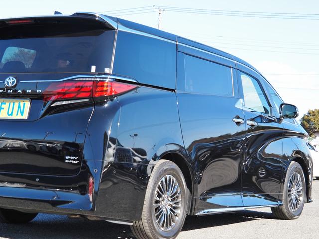 アルファードハイブリッド エグゼクティブラウンジ 4WD OP・ユニバーサルステップ OP・CD/DVD セーフティセンス チームメイト HUD Dインナーミラー 両自動 Pバックドア 左右独立ムーンルーフ 黒ナッパ革 JBL リヤエンタメ 全周囲(12枚目)