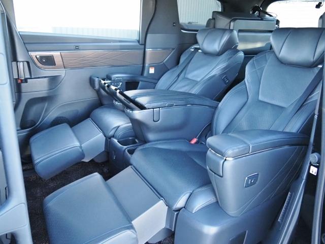 アルファードハイブリッド エグゼクティブラウンジ 4WD OP・ユニバーサルステップ OP・CD/DVD セーフティセンス チームメイト HUD Dインナーミラー 両自動 Pバックドア 左右独立ムーンルーフ 黒ナッパ革 JBL リヤエンタメ 全周囲(30枚目)