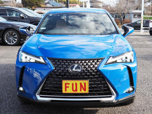 ＵＸ ＵＸ３００ｅ　バージョンＬ　後期型　ワンオーナー禁煙車　走行１万ｋｍ　セーフティシステムプラス　ＰＫＳＢ　ハンズフリーＰバックドア　角型３眼ＬＥＤライト　ヘーゼル革シート　マクレビ　１２．３型ナビ　１５００Ｗ　ドラレコ前後（2枚目）