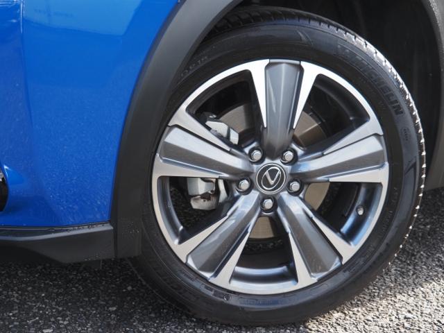 ＵＸ ＵＸ３００ｅ　バージョンＬ　後期型　ワンオーナー禁煙車　走行１万ｋｍ　セーフティシステムプラス　ＰＫＳＢ　ハンズフリーＰバックドア　角型３眼ＬＥＤライト　ヘーゼル革シート　マクレビ　１２．３型ナビ　１５００Ｗ　ドラレコ前後（16枚目）