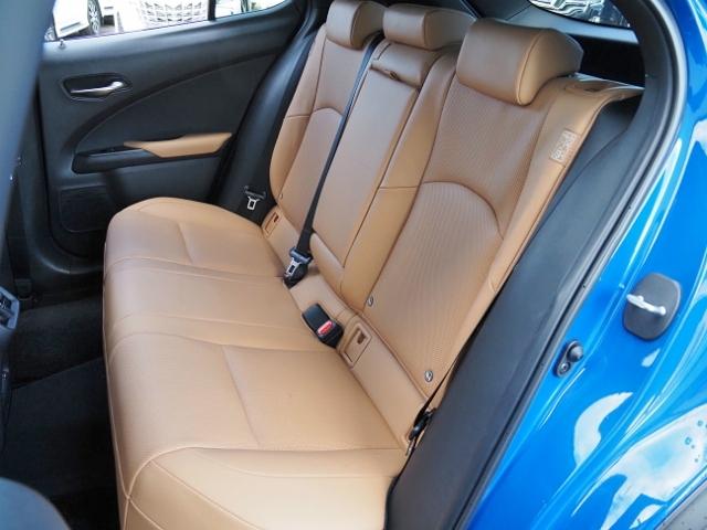 ＵＸ ＵＸ３００ｅ　バージョンＬ　後期型　ワンオーナー禁煙車　走行１万ｋｍ　セーフティシステムプラス　ＰＫＳＢ　ハンズフリーＰバックドア　角型３眼ＬＥＤライト　ヘーゼル革シート　マクレビ　１２．３型ナビ　１５００Ｗ　ドラレコ前後（26枚目）