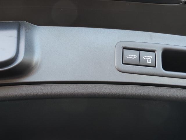 ＵＸ ＵＸ３００ｅ　バージョンＬ　後期型　ワンオーナー禁煙車　走行１万ｋｍ　セーフティシステムプラス　ＰＫＳＢ　ハンズフリーＰバックドア　角型３眼ＬＥＤライト　ヘーゼル革シート　マクレビ　１２．３型ナビ　１５００Ｗ　ドラレコ前後（28枚目）