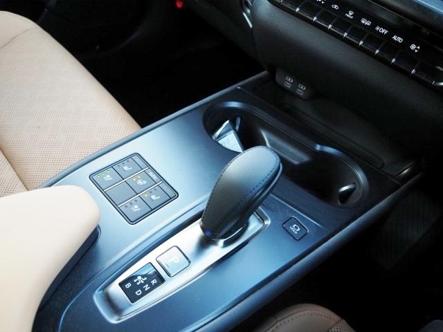 ＵＸ ＵＸ３００ｅ　バージョンＬ　後期型　ワンオーナー禁煙車　走行１万ｋｍ　セーフティシステムプラス　ＰＫＳＢ　ハンズフリーＰバックドア　角型３眼ＬＥＤライト　ヘーゼル革シート　マクレビ　１２．３型ナビ　１５００Ｗ　ドラレコ前後（41枚目）