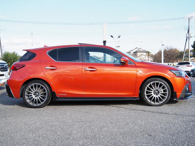 ＣＴ ＣＴ２００ｈ　Ｆスポーツ　ＯＰ・サンルーフ　ＯＰ・ＴＲＤエアロ＆マフラー　ＯＰ・ＴＲＤ１８ｉｎＡＷ　ＯＰ・Ｆスポーツ専用革シート　ＯＰ・１５００Ｗ　セーフティシステムプラス　ＰＫＳＢ　　１０．３型ナビ　Ｂカメラ　ＬＥＤライト（9枚目）