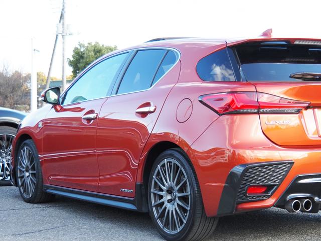 ＣＴ ＣＴ２００ｈ　Ｆスポーツ　ＯＰ・サンルーフ　ＯＰ・ＴＲＤエアロ＆マフラー　ＯＰ・ＴＲＤ１８ｉｎＡＷ　ＯＰ・Ｆスポーツ専用革シート　ＯＰ・１５００Ｗ　セーフティシステムプラス　ＰＫＳＢ　　１０．３型ナビ　Ｂカメラ　ＬＥＤライト（13枚目）